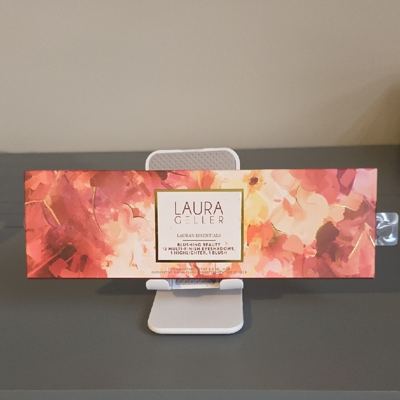 LAURA GELLET NEW Blushing Beauty, Eyeshadows, Highlighter, and Blush - Picture 2 of 8